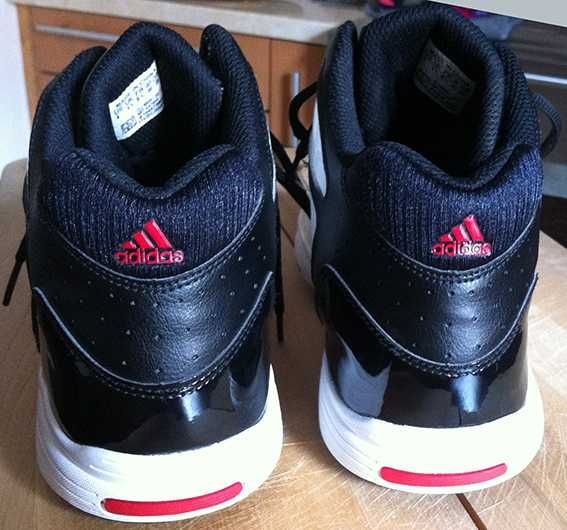 Calçado e Calções Adidas para Basketball LA Lakers