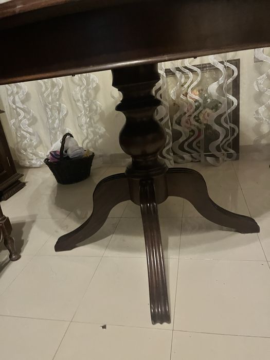 Conjunto mesa extensível e 4 cadeiras
