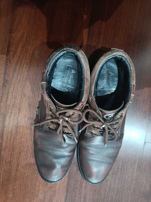Sapatos Masculinos Castanhos – Elegância, Bom Estado