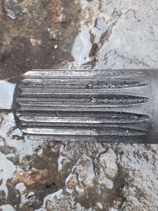 Полуось камаз почти новая.