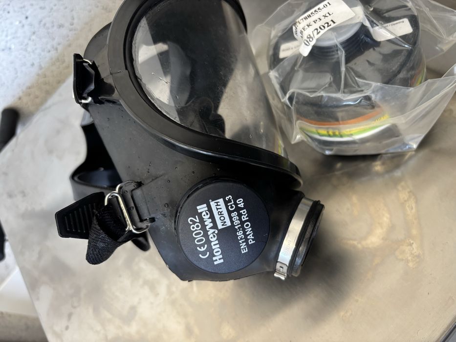 Maska pelnotwarzowa Honeywell + filtro pochlaniacz Fernez