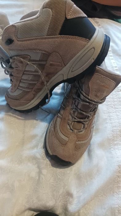 Ботінки в гарному стані