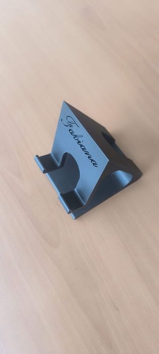 Suporte para Telemóvel Personalizado com Nome | Impressão 3D em PLA