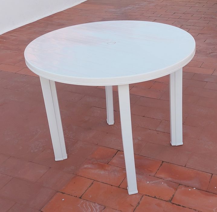 Mesa exterior branca redonda 90cm
