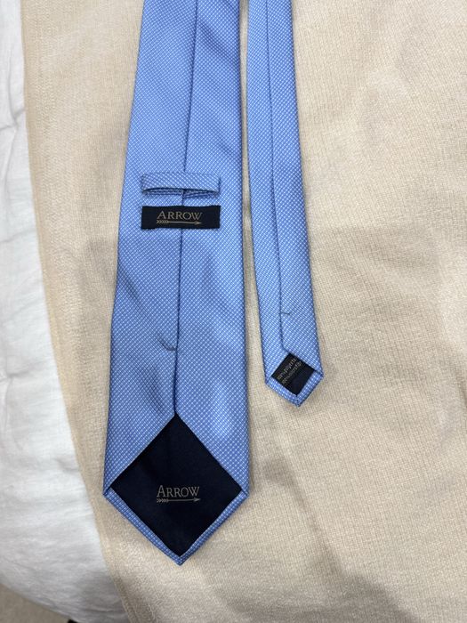 Gravata arrow azul claro