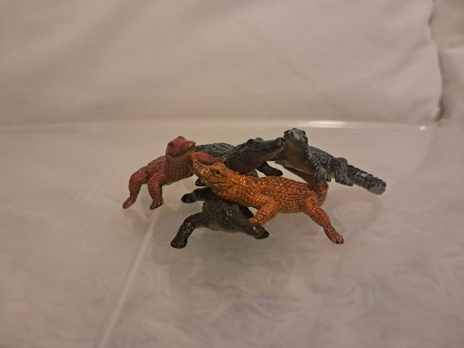 Zestaw 5 sztuk figurek krokodyll