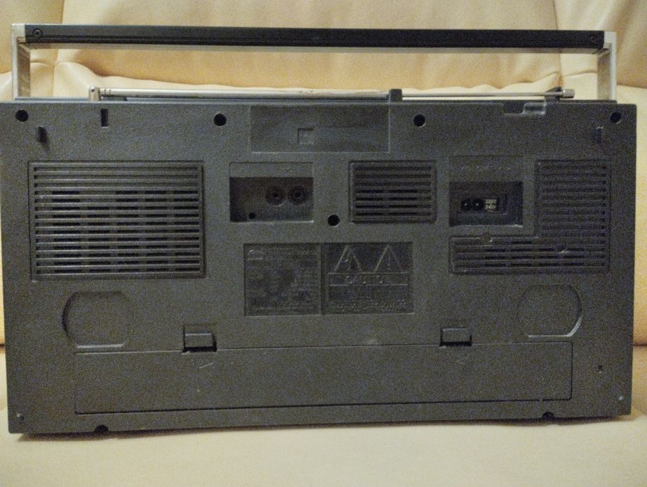 Магнитола TOSHIBA RT-135S Bom Beat.