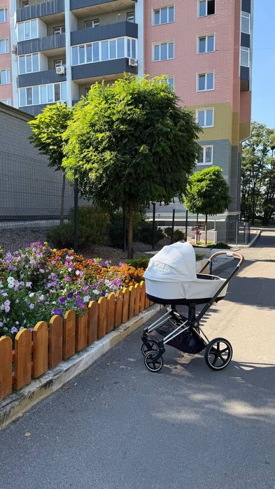 Простора 1-кімнатна в самому центрі Білогородки