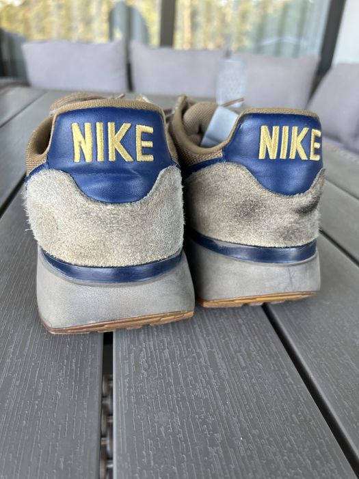 Sapatilhas Nike bege e azul tamanho 42.5