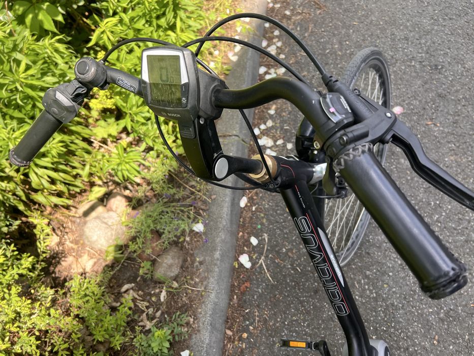 Rower elektryczny BATAVUS 36V 400WH  silnik centralny BOSCH ACTIVE /A