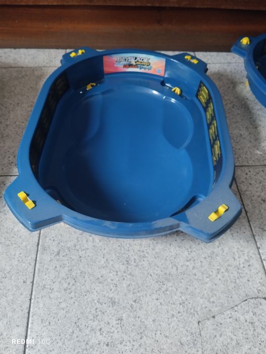 Beyblade arenas originais varias