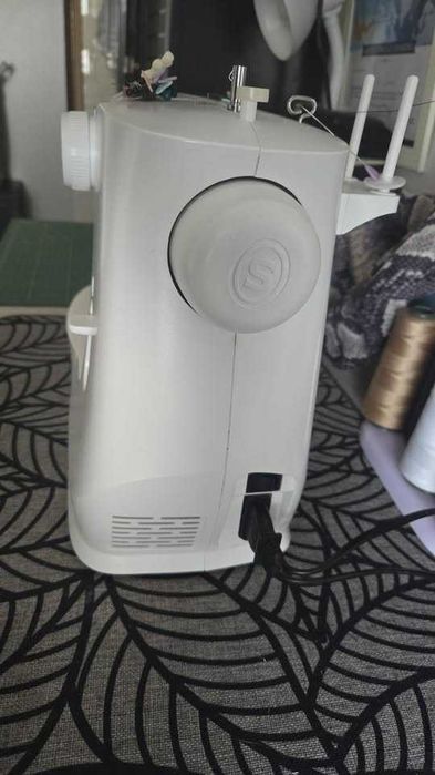 Máquina de Costura Singer M1605 como nova