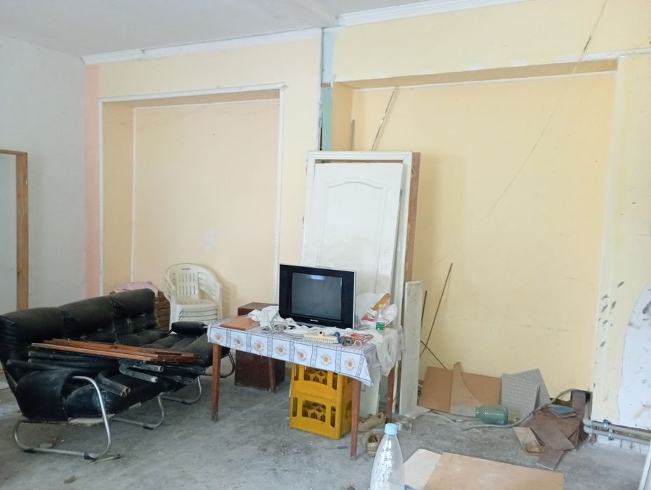 Продаж фасадного приміщення.