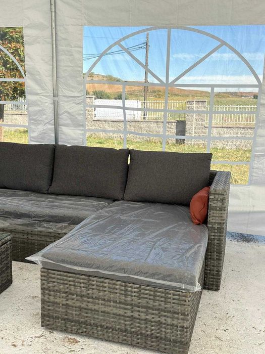 SOFÁ E MESA DE CENTRO EM PROMOÇÃO