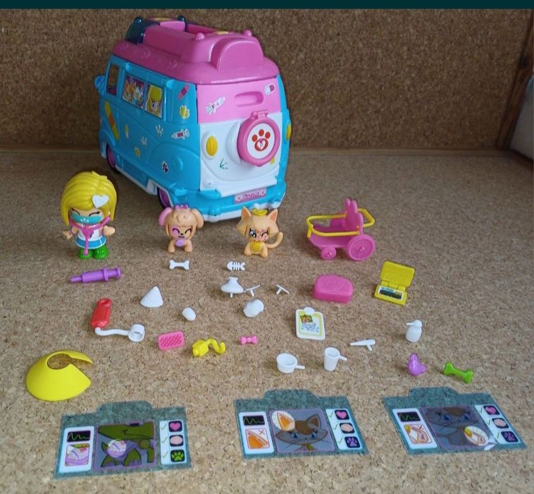 Pinypon. Caravana veterinário, 2 animais, uma boneca e muitos acessóri