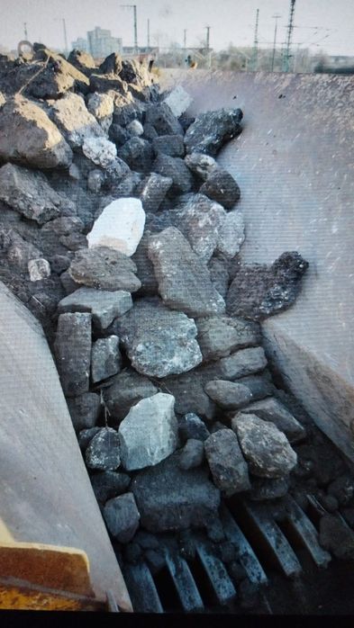 Kruszarka szczękowa  Razinger na hydraulicznych stopach