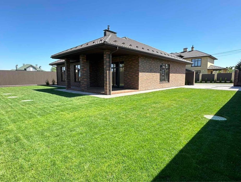 Будинок у Білогородці_біля лісу