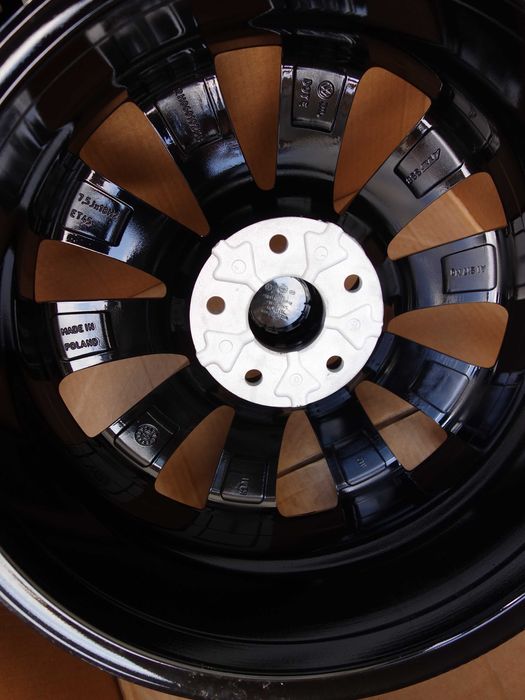 Felgi VW MULTIVAN CARAVELLE T6 T5 AMAROK 18'' Wzmacniane Czarne!!