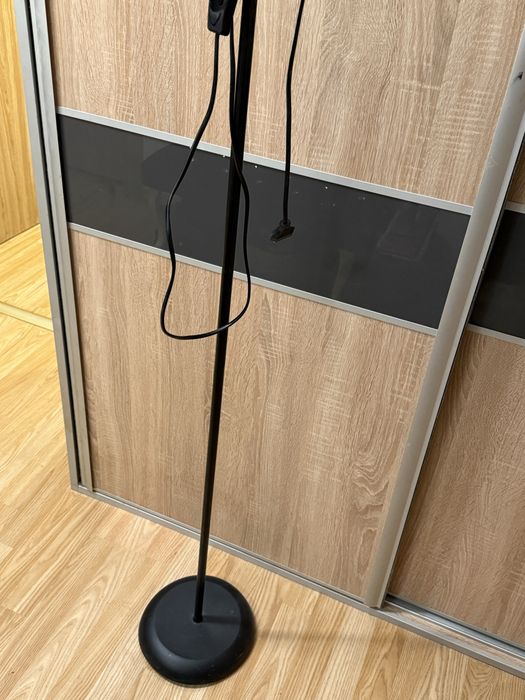 Lampa stojąca podłogowa