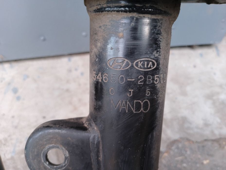 Амортизаторы задние от Hyundai б/у