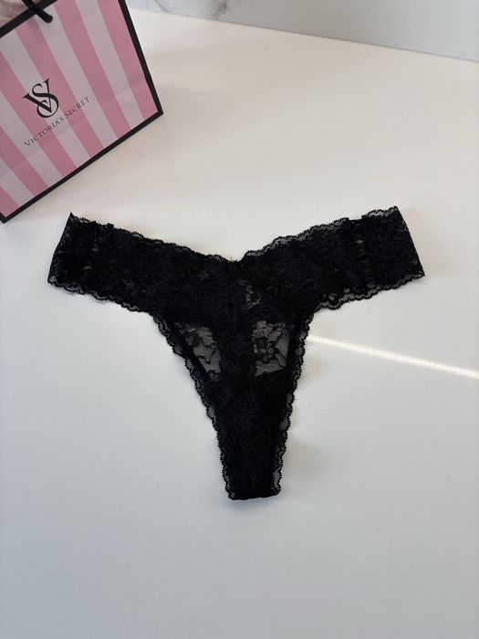 Nowe stringi czarne koronkowe Victorias Secret M/38