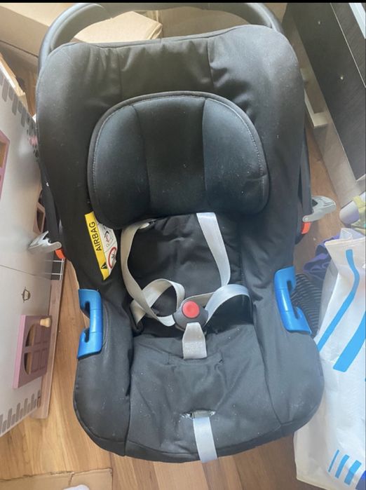 Nosidelko z  baza wpinane  na isofix