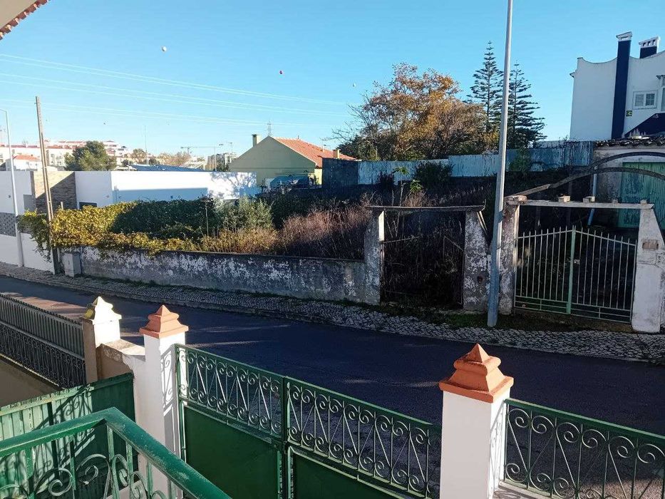 Tenho quarto para alugar em moradia Rua do Mar N 8 Almada, Caparica