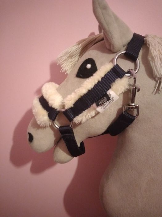 Sprzedam kantar na hobby horse a3 z futerkiem