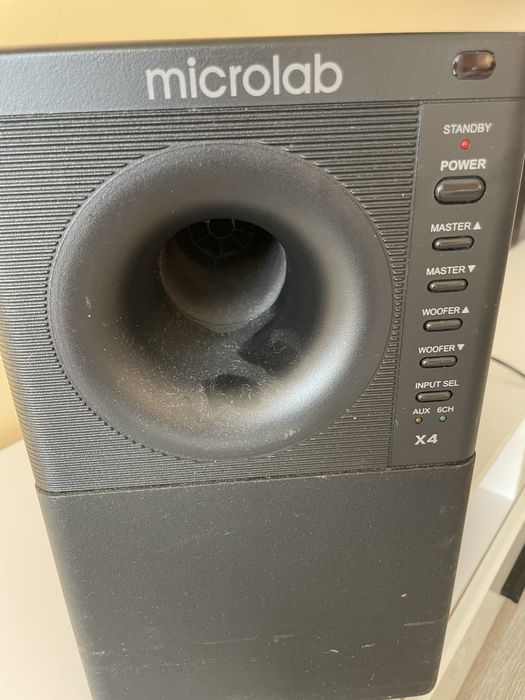 Музикальна стереосистема.