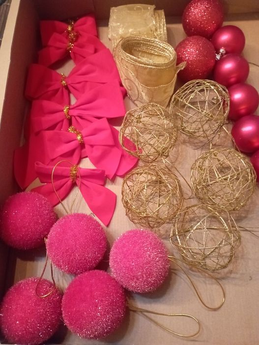 Árvore de Natal usada com 1,80 m e algumas decorações