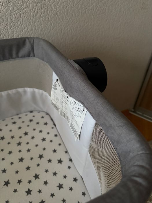 Kinderkraft приставне ліжечко nestle сіре