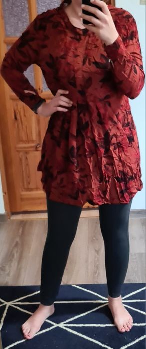 Piękna elegancka tunika idealna do pracy na święta itp