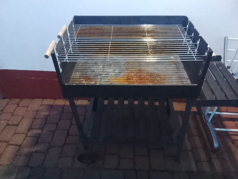 Grill ogrodowy mało używany
