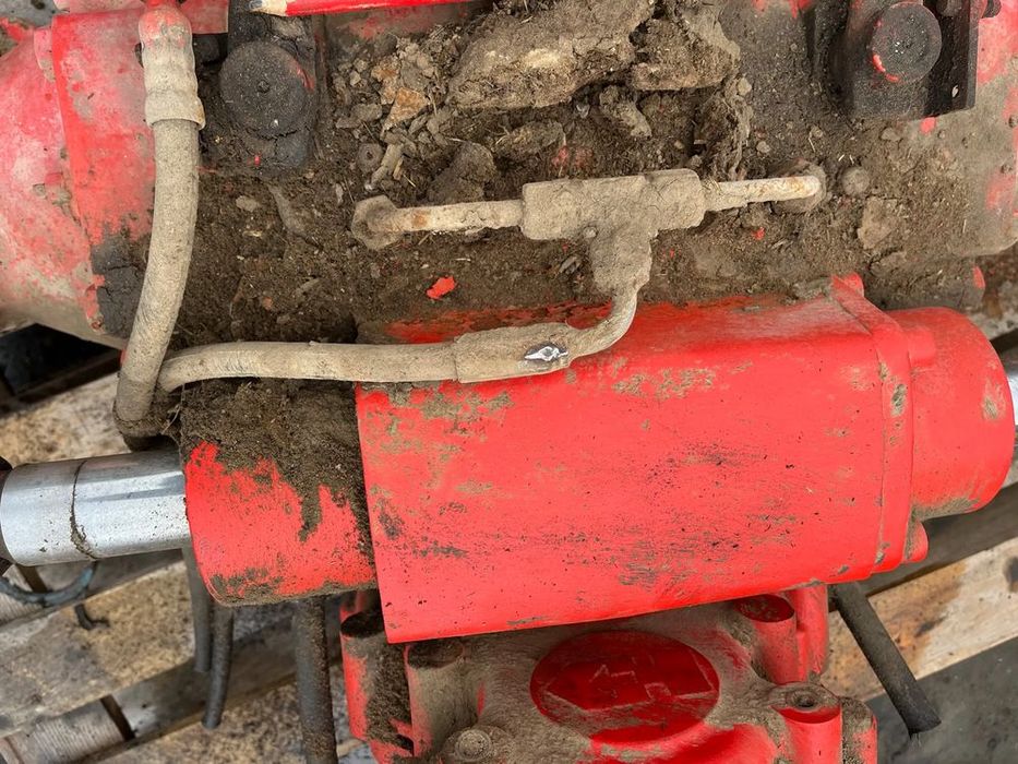 siłownik skrętu do ładowarki teleskopowej manitou