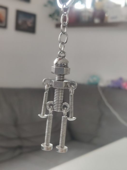 Brelok - robot/ludzik