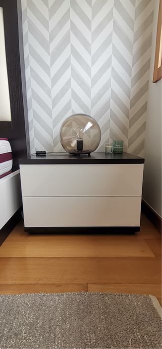 Conjunto de quarto - cama da casal e mesas de cabeceira