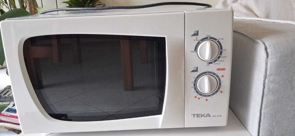 Microondas avariado - doação