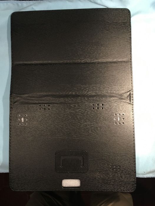 Capa para Tablet de 9" e mini teclado. Novos.
