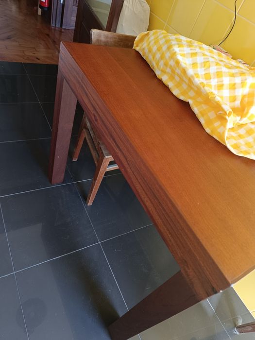 Mesa de madeira 70x90x77cm