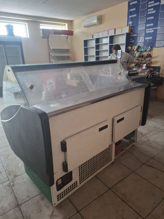 Холодильна вітрина