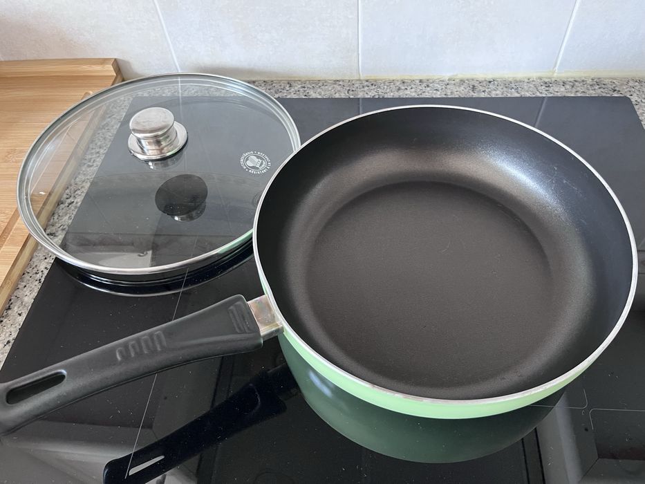 Frigideira Wok com tampa de vidro