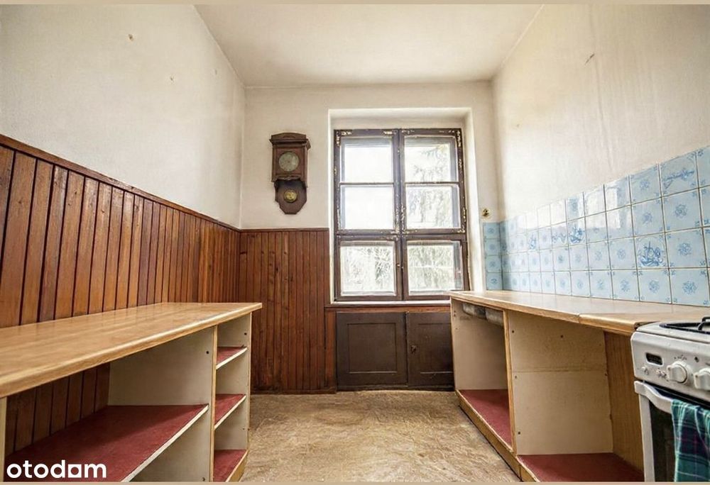 widok na zielone podwórko, cegła, 1 piętro, rozkła