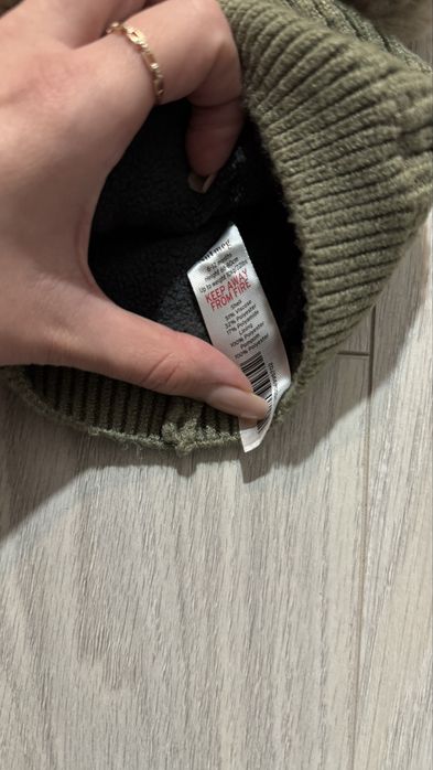 Зимова  дитяча шапка 40/42/44 ,боді, носочки