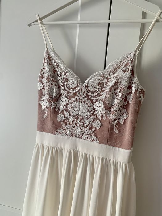 Sukienka maxi w kolorze ecru z koronką, rozmiar 34