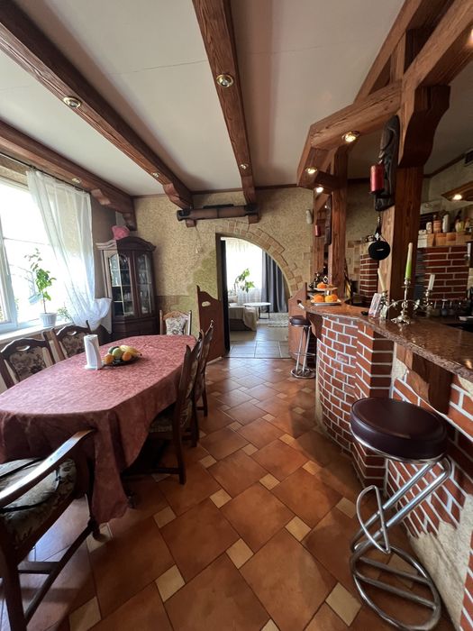 Будинок з цегли та Будинок з бруса на одній ділянці, басейн, баня.