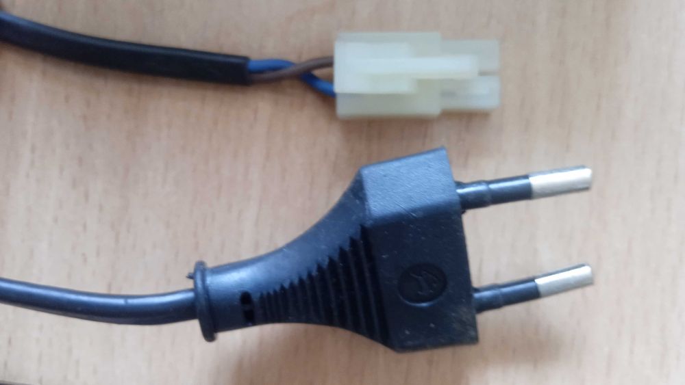 Зарядное устройство  Battery Charger OH-66054DB 12V 2000mA