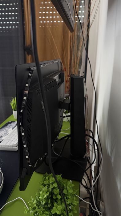 Monitor gaming msi qd oled 2k 240hz