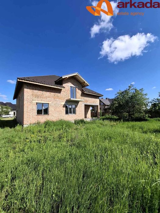 Продається будинок в котеджному містечку. До центру 15 хвилин.