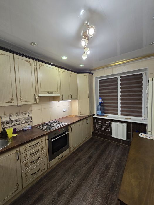 Сдам шикарную 4к квартиру на Лазурном. Автономное газовое отопление