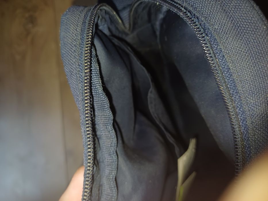 Nerka Adidas , wada nie ma zanka odpadł
